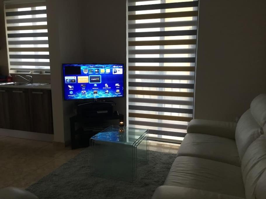 May Flower: Modern Flat Close To Airport/Bus Stops Tarxien Ngoại thất bức ảnh