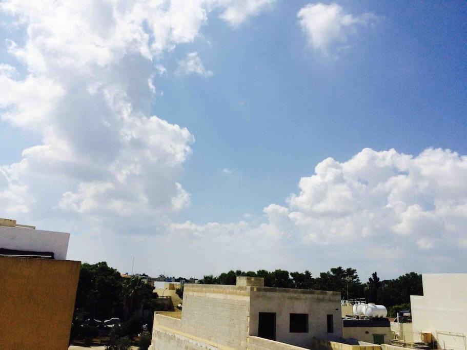 May Flower: Modern Flat Close To Airport/Bus Stops Tarxien Ngoại thất bức ảnh